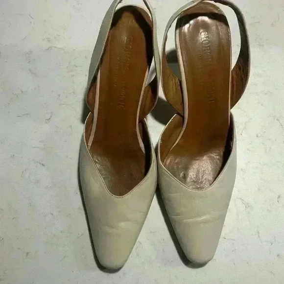 Giorgio Armani leather cats paw heels in size 38 7.5 - Picture 1 of 8